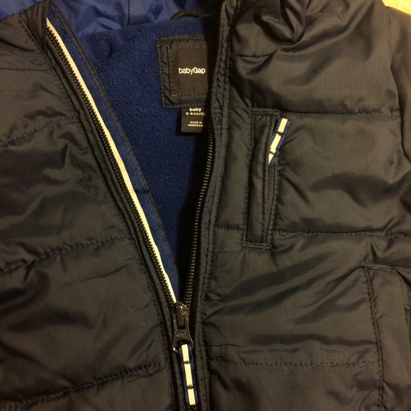 [GAP] boy’s puffer hooded coat 0-6 months - Picture 4 of 6